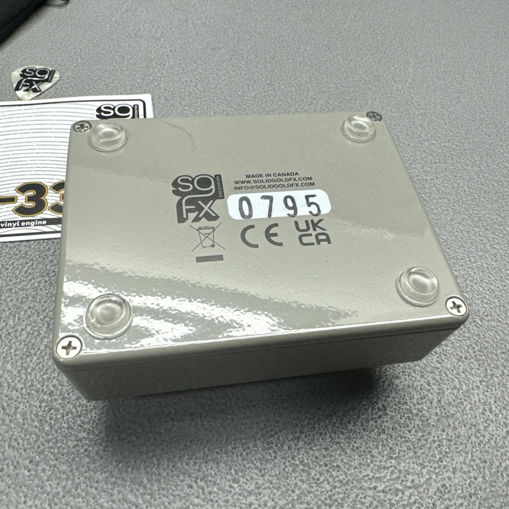 SolidGoldFX NU-33 Modulator Guitar Effects Pedal