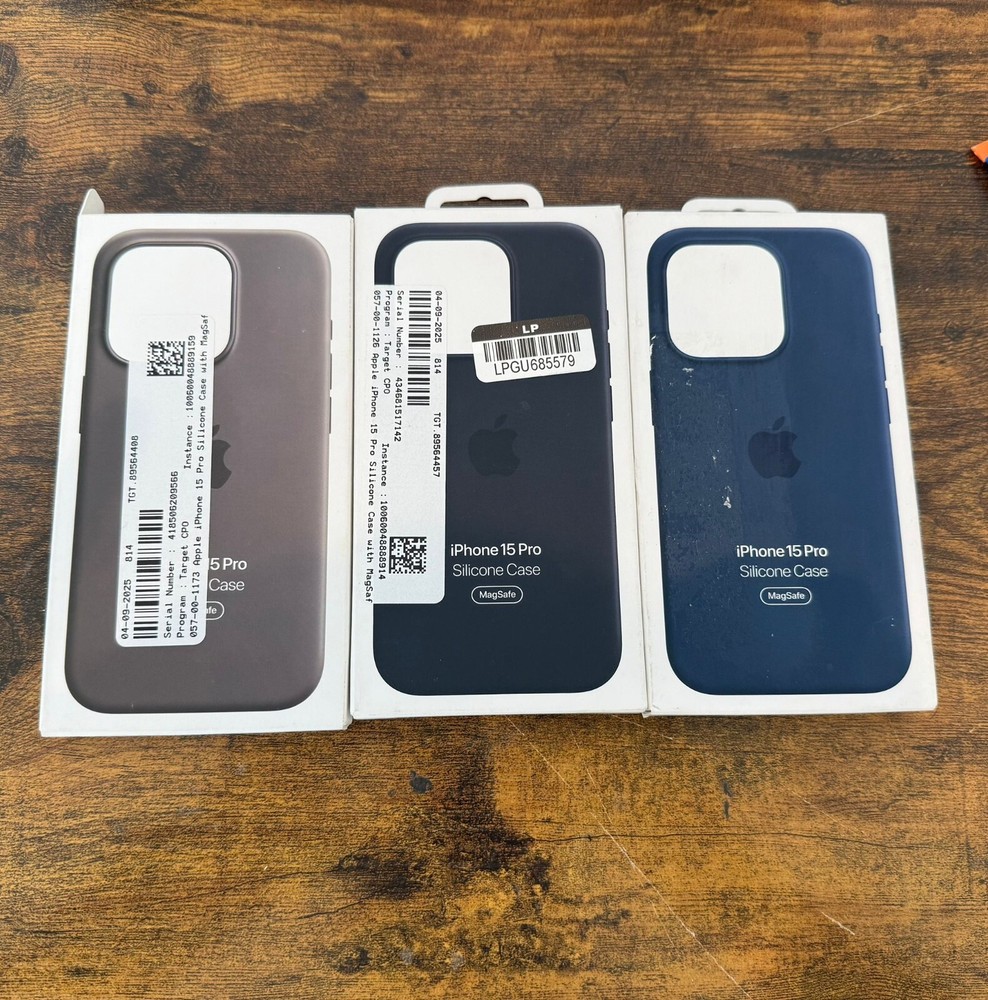 Apple Magsafe Silicone case for iPhone 15 pro - Authentic Apple Case - Open Box