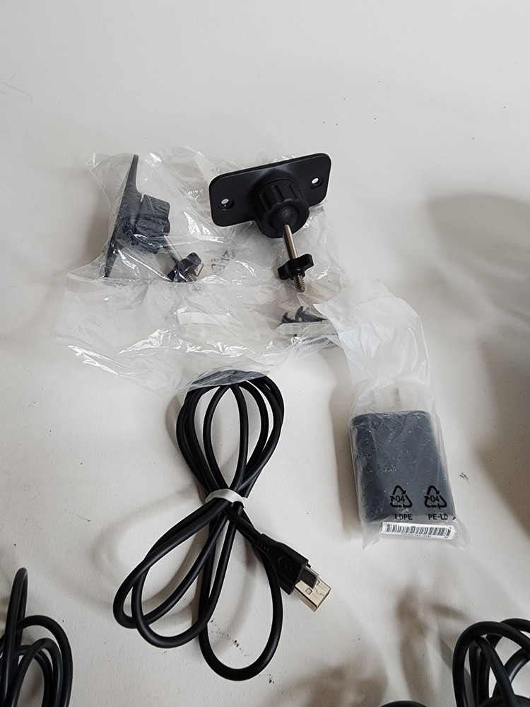 HTC Vive Virtual Reality Headset System 1st Generation - Black