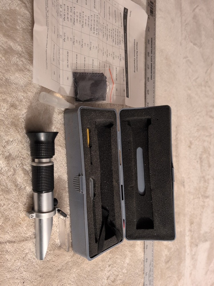 HAND-HELD REFRACTOMETER New Never Used