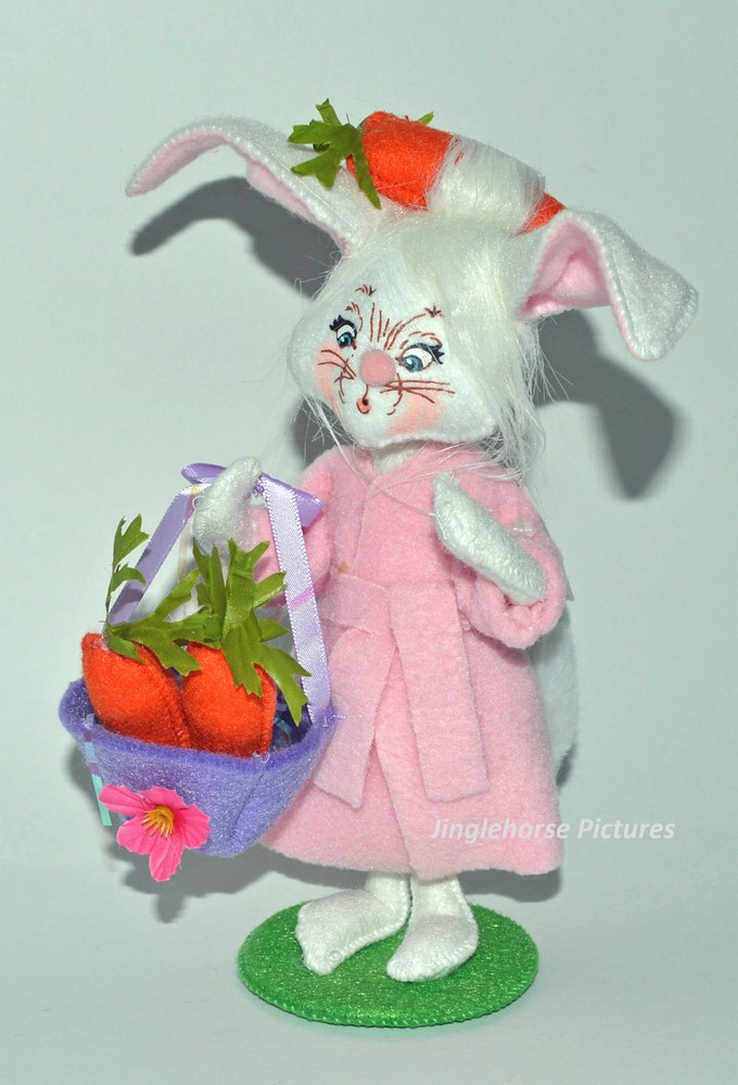 Charming EASTER ROOSTER 8" Annalee Poseable Figure Holiday Table Decoration