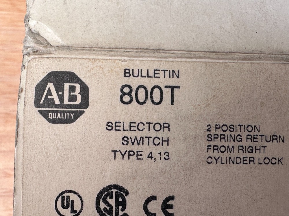 AB 800T-H4804D1 Selector Switch - NOTE WHAT IS INCLUDED