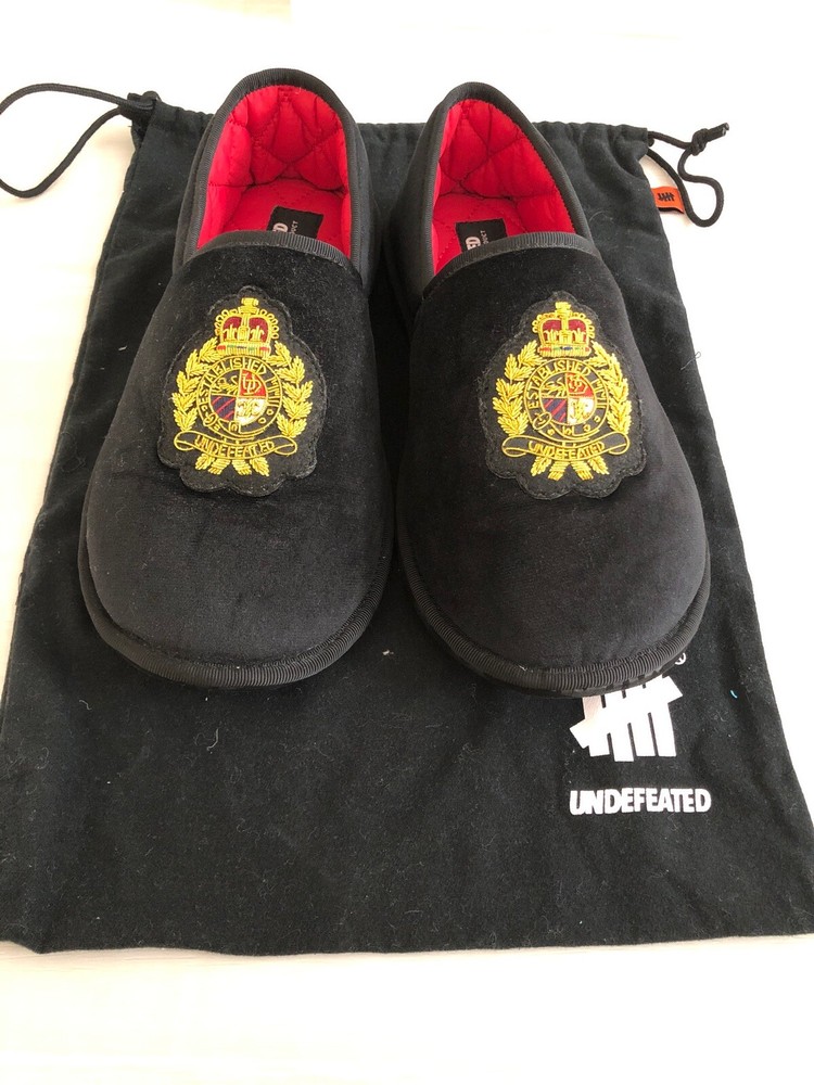 Undefeated Velvet House Slipper Black / Small