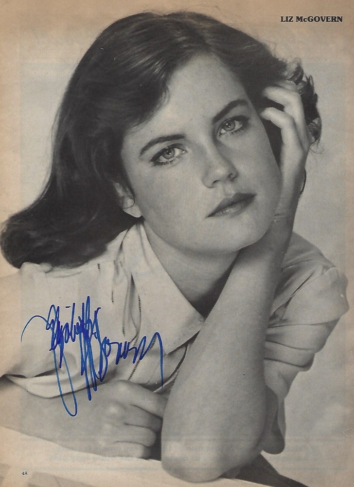 Lovely ELIZABETH MCGOVERN Signed Magazine Page
