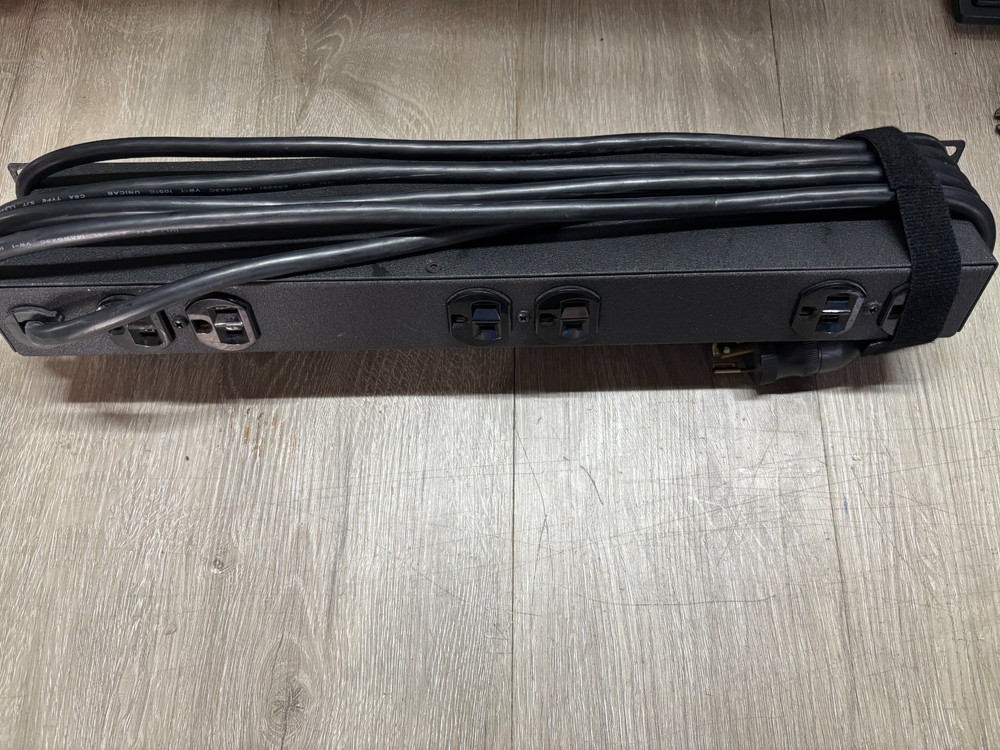QTY  2  Geist SPN064-15TL Server 6-Outlet Rackmount Surge Protector Power Strip