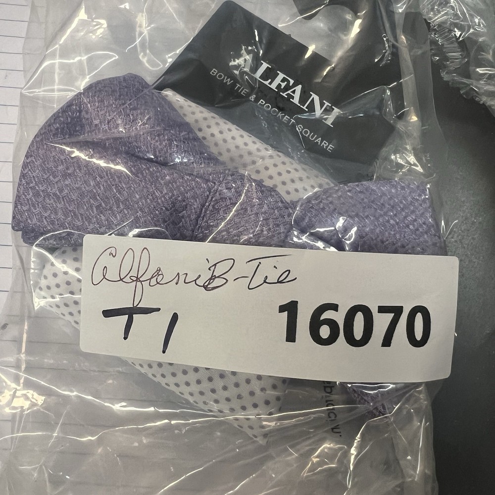 Alfani Men's Bow Tie & Solid Pocket Square Set NWT Purple