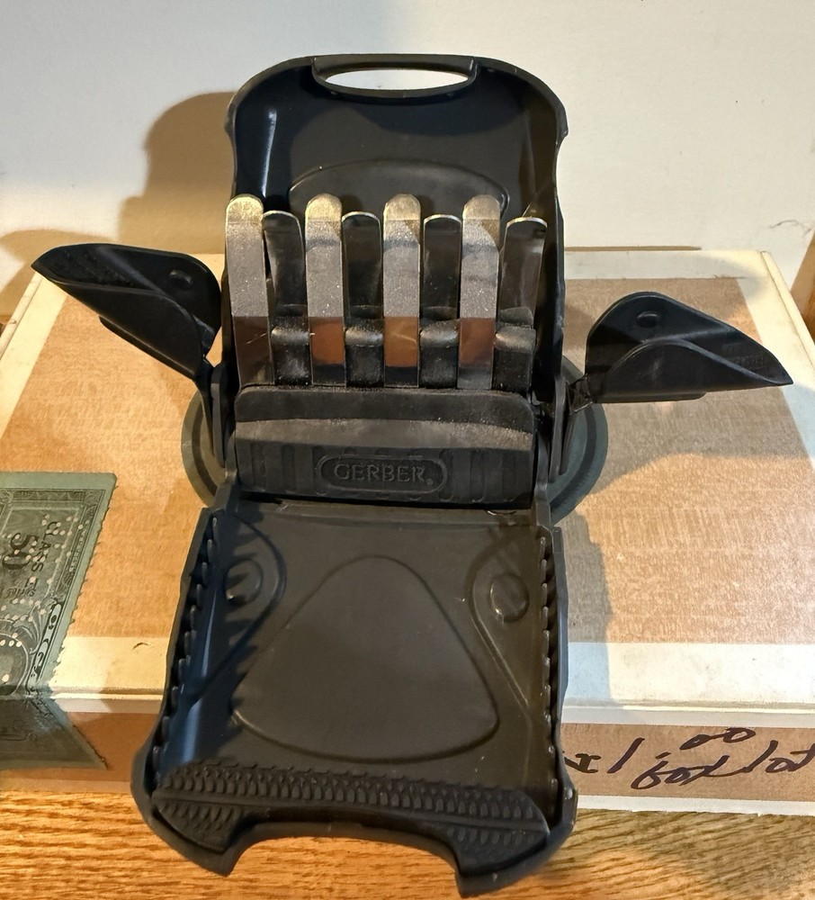 Gerber Fiskars Hunting DF8 Knife Sharpener Survival Tool