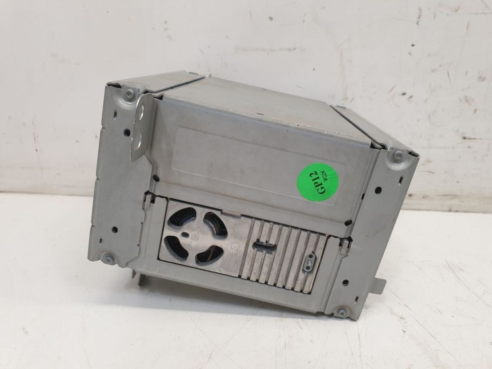 Radio/Navigation System Combination This radio requires a CODE, CODE