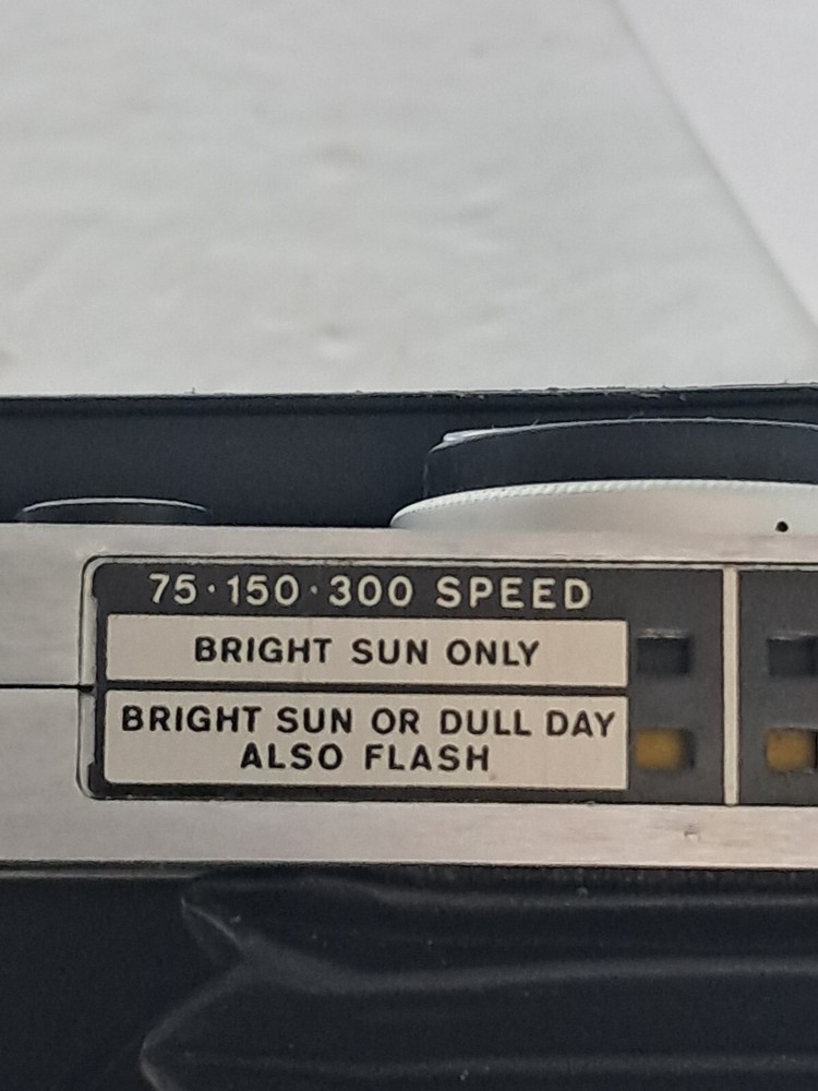 Vintage Polaroid Automatic 250 Camera (e)