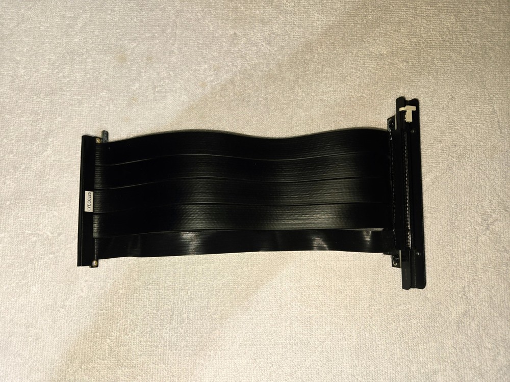 Lian Li PCIE 4.0 Riser Cable