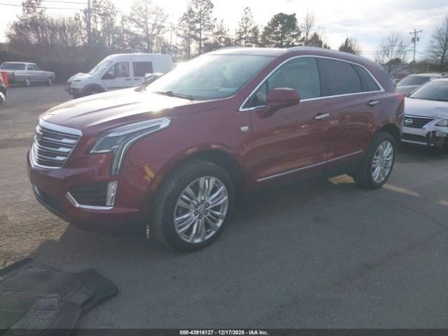 XT5 2017 Glove Box 4972233