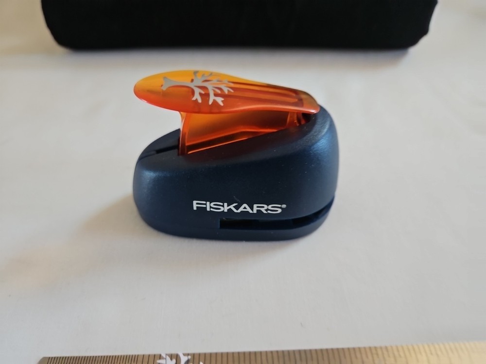 Fiskars TREE Lever Punch