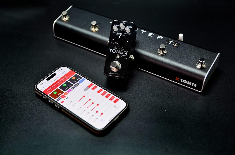 AIRSTEP TX Footswitch 2 Control Modes, 2 Expression Inputs, App Customization