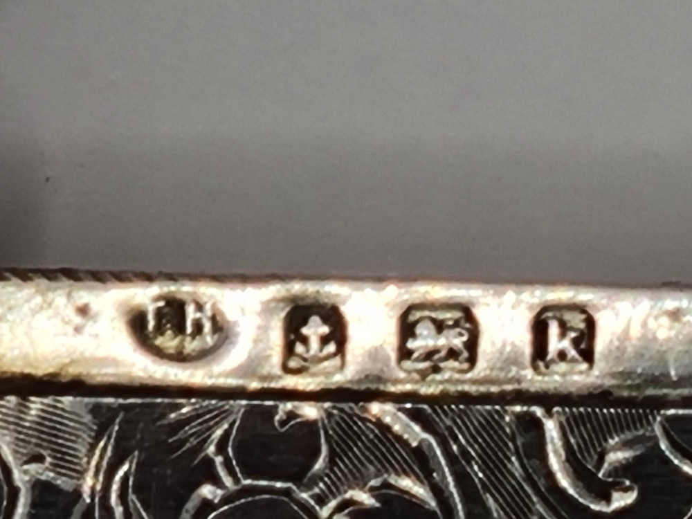 Hall Marked Vintage Solid Silver Vesta Case Attractive Item In Good Condition