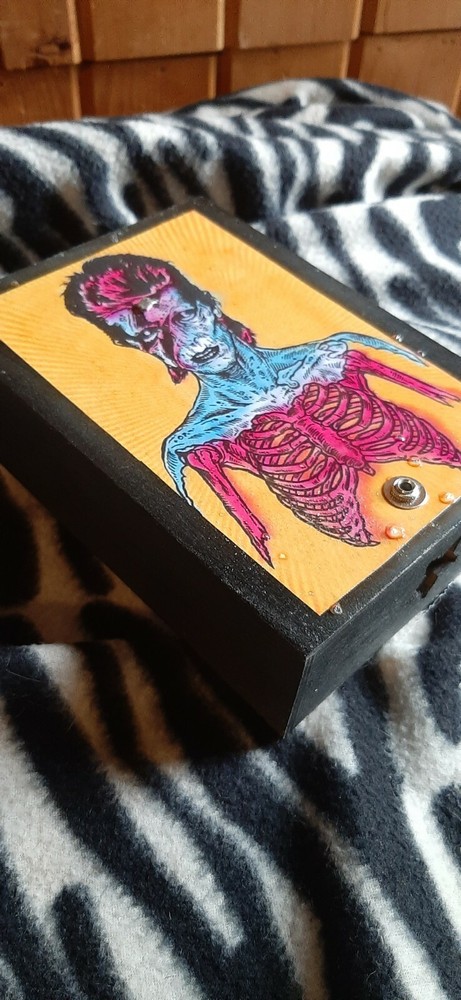 Zombie bowie theremin synthesizer drone circuit bent