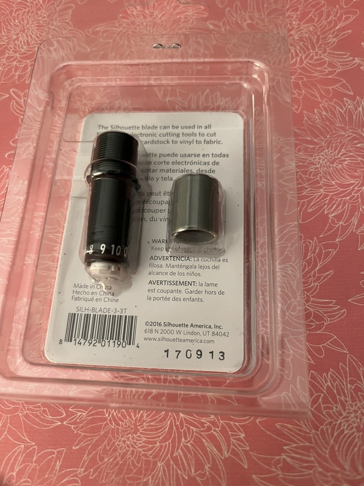 Silhouette blade and Ratchet cap