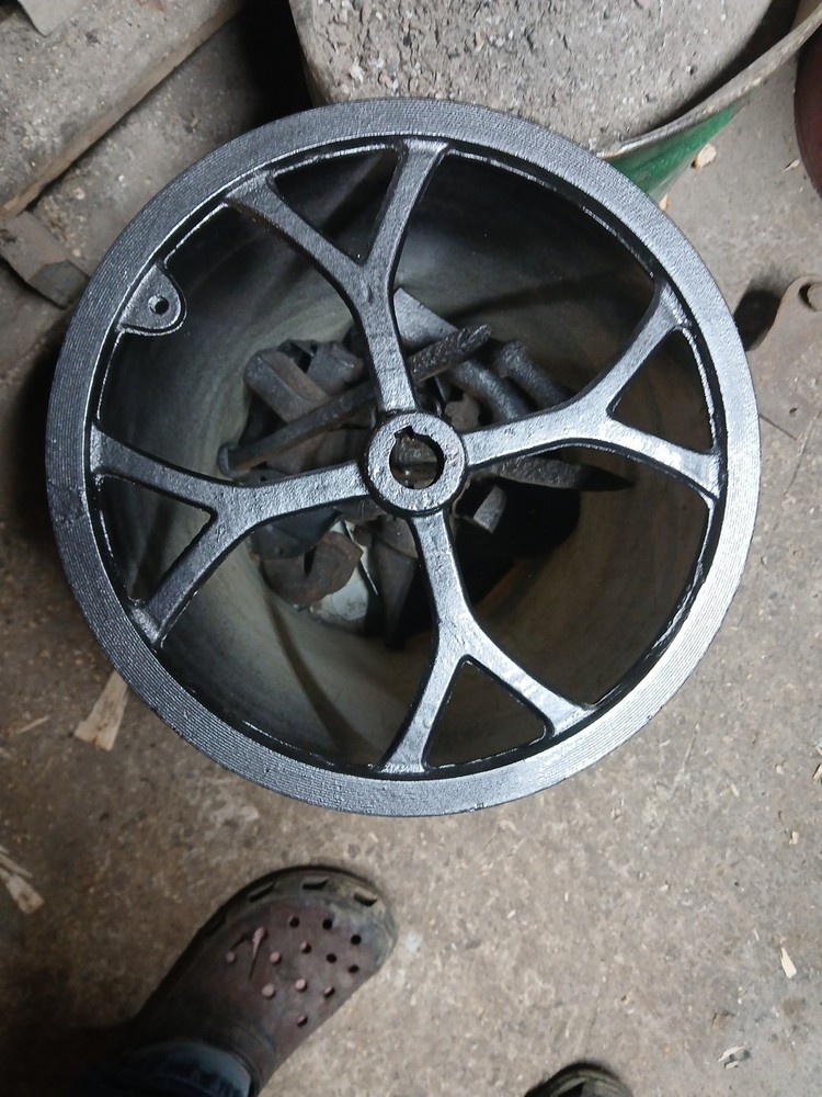Metal Pulley 12.00"