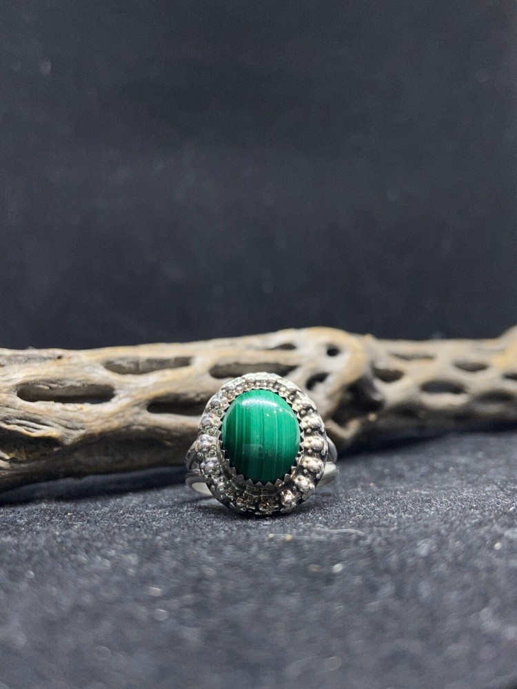 Native American Navajo malachite Sterling Silver circular Ring Size 9.5
