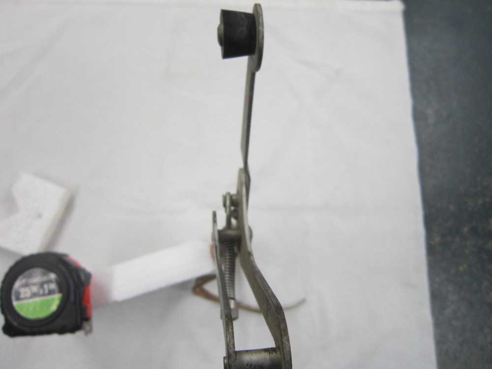 Vintage Western Hand Trap