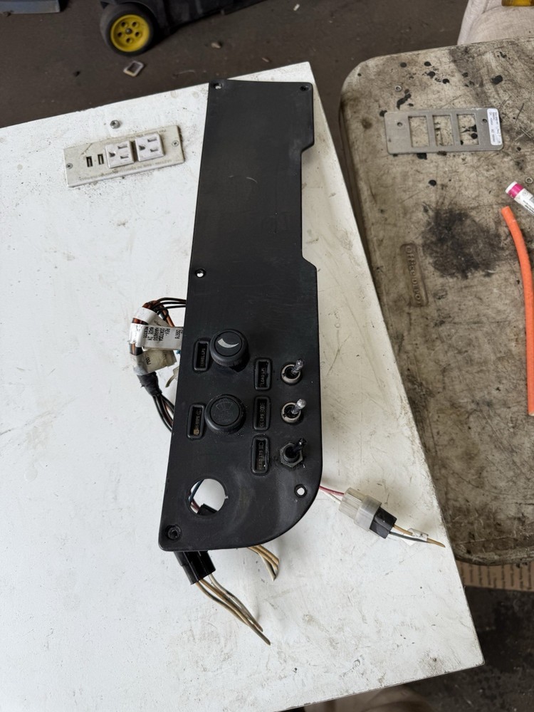 PETERBILT DASH PANEL W SWITCHES 17 01240 2100
