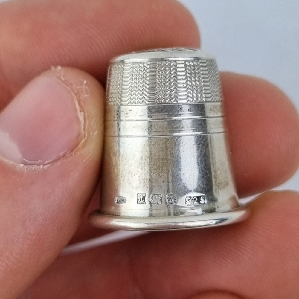 Vintage Solid Silver Thimble Birmingham 1982 W I Broadway & Co