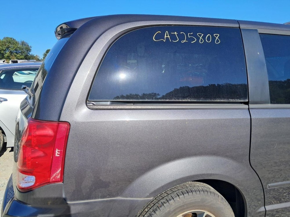 CARAVAN 2016 Glove Box 4822433