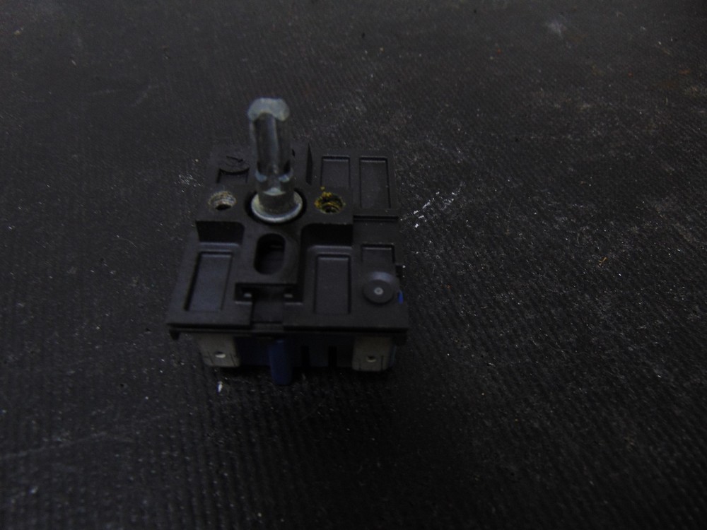 GE Range JB750SJ1SS Surface Element Control Switch WB24X25013