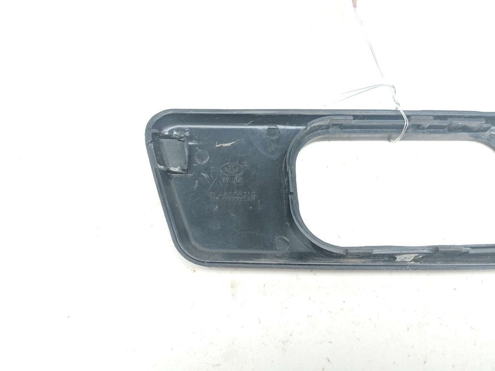 17 Oreion Reeper Front Left Driver Door Handle Cover Panel 6105219