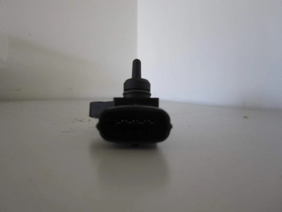 39300-2B100 MAP Sensor Assembly, Black