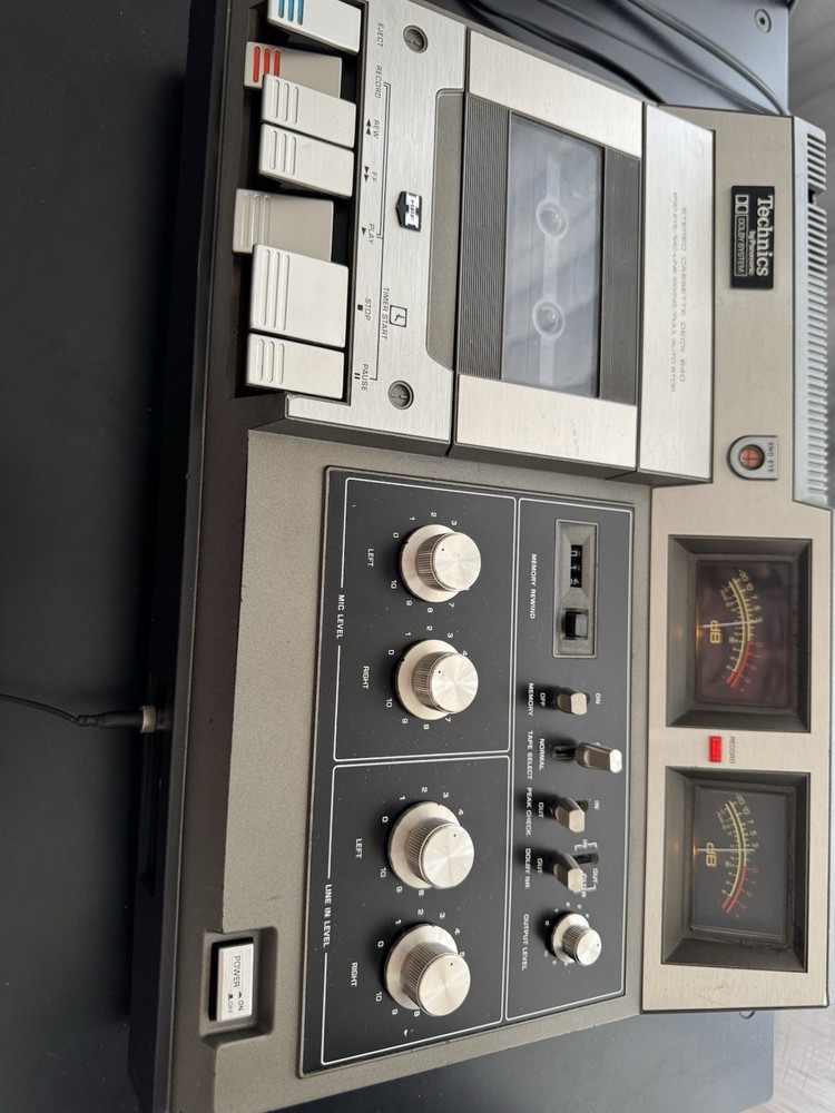 Technics RS-640US.