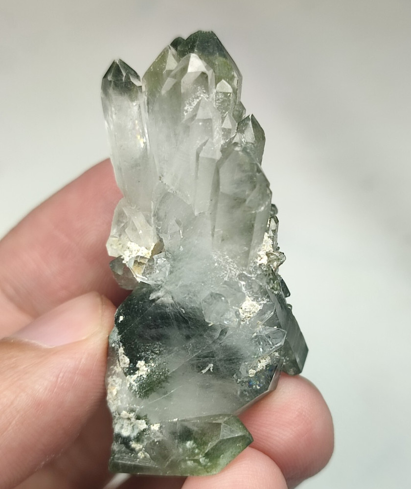 Chlorite Quartz Crystal Having Beautiful Growth-Pk
