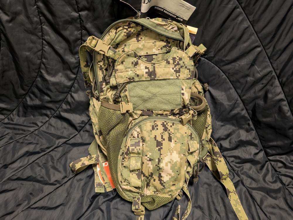 Source helix NWU Type III (By Eagle) Hydration System. New With Extra Bladder!