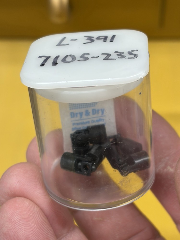 QTY 1 PLASTIC MICRO SIZED UNIVERSAL JOINT 1/8" BORE ON BOTH ENDS FOR MODEL ETC.