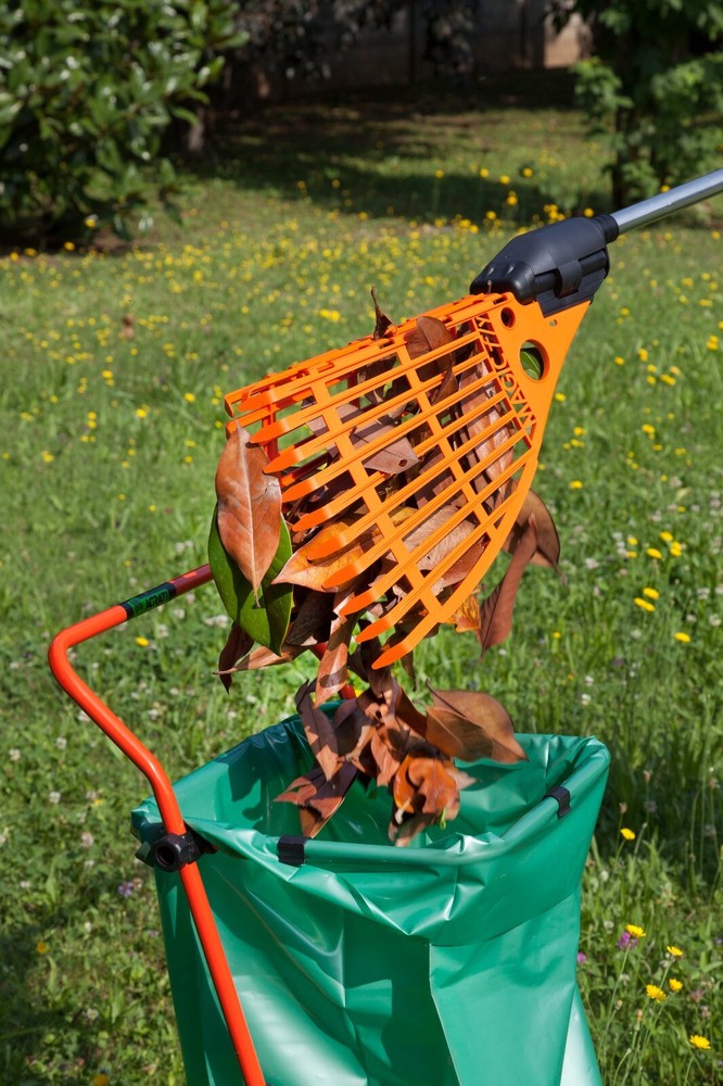 Agrati Magic Fly Leaf Rake / Lawn Rake - Detachable Handle