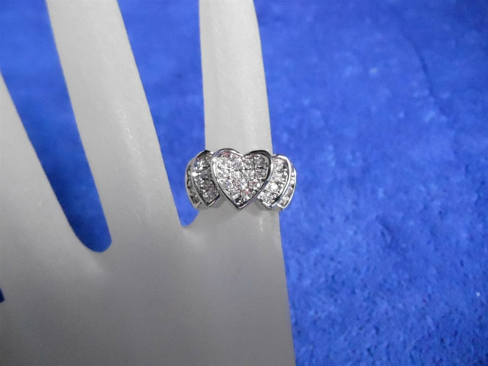 (#170) PAVED RHINESTONE HEART RING SIZE 6