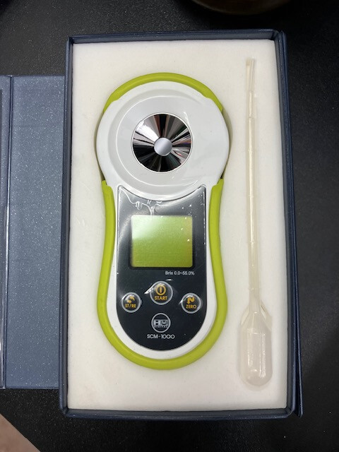 HM Digital Digital Refractometer SCM-1000