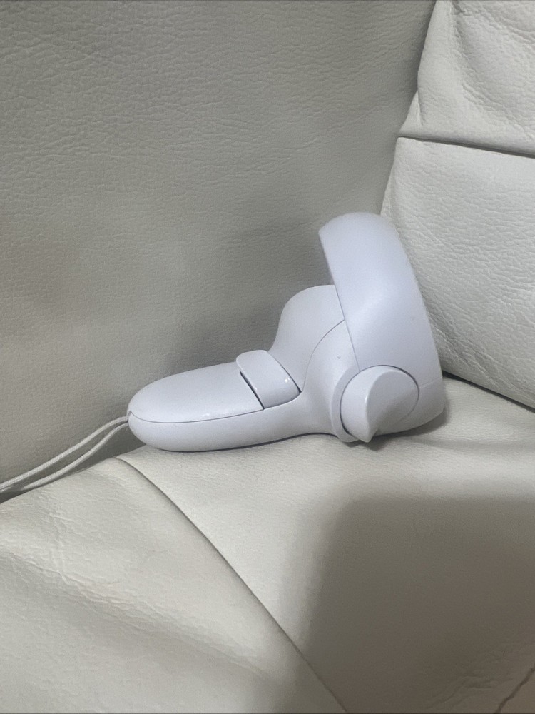 Genuine Meta Oculus Quest 2 VR - Left Controller Only Tested LX39EM