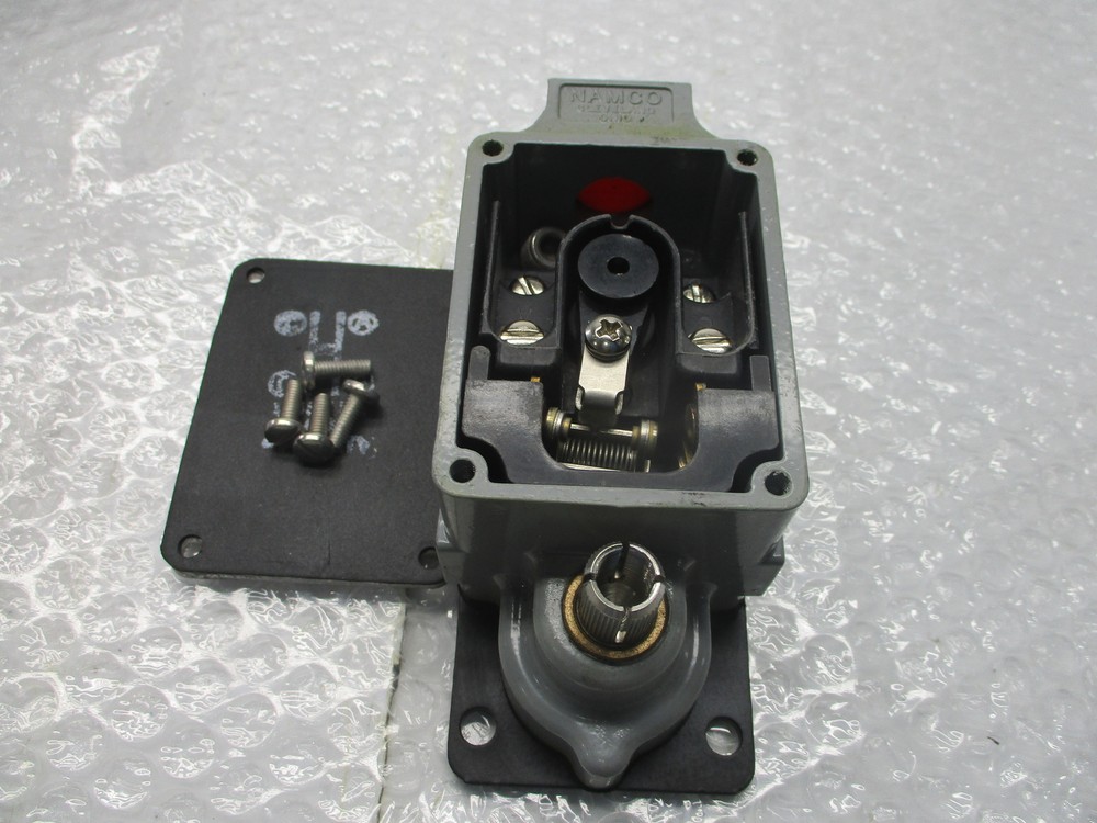 NAMCO 060-13100 LIMIT SWITCH NSNP