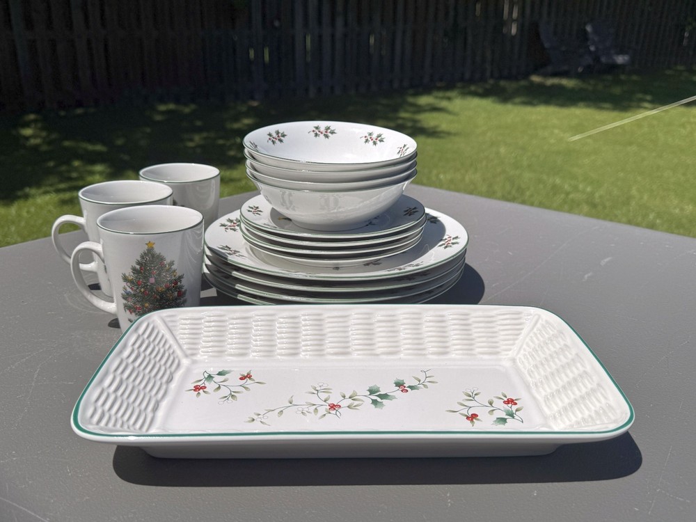 17 Piece Gibson (Setting for 4) & Pfaltzgraff Dinnerware Set Ft. Christmas Tree