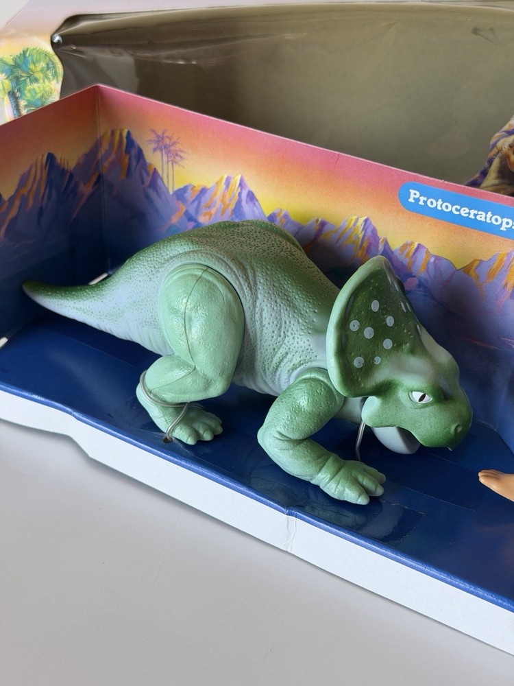 Vintage 1987 PLAYSKOOL Definitely Dinosaurs Protoceratops Open Box