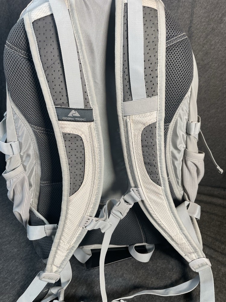 OZARK TRAIL KACHEMAK GREY SILVER 36L DAYPACK / BACKPACK