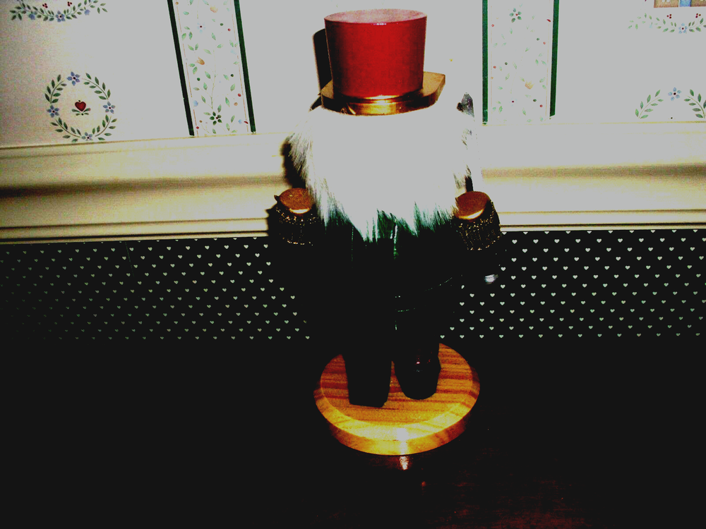 KURT ADLER-8" CHUBBY SOLDIER NUTCRACKER-NEW