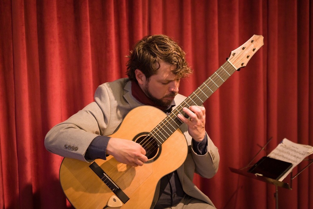 Zoom Classical Guitar Lessons with Luciano Marazzo.