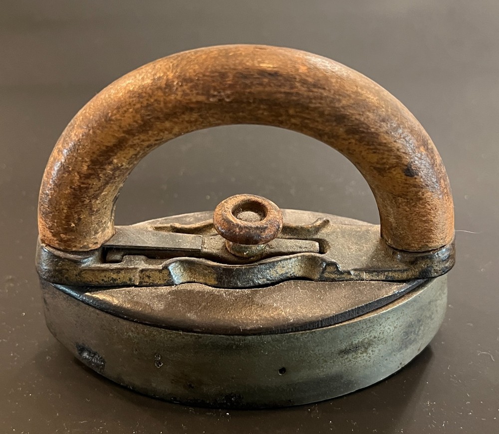 Antique Cast Iron Sad Iron With Removable Handle