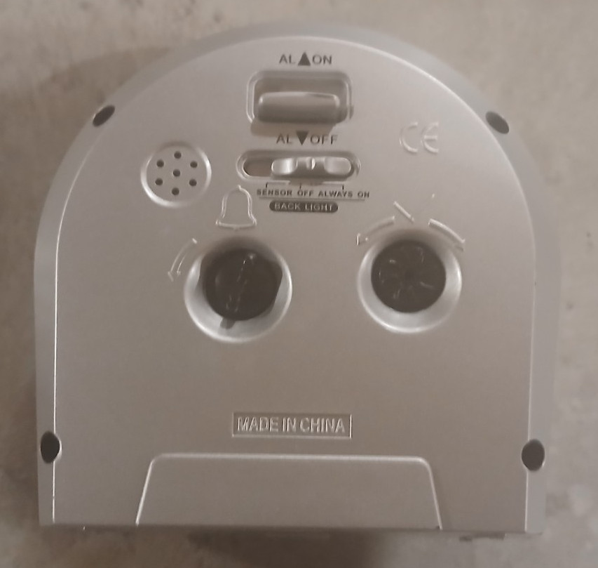 21103 Clock With Backlight/Alarm/Snooze Grey Tested Working