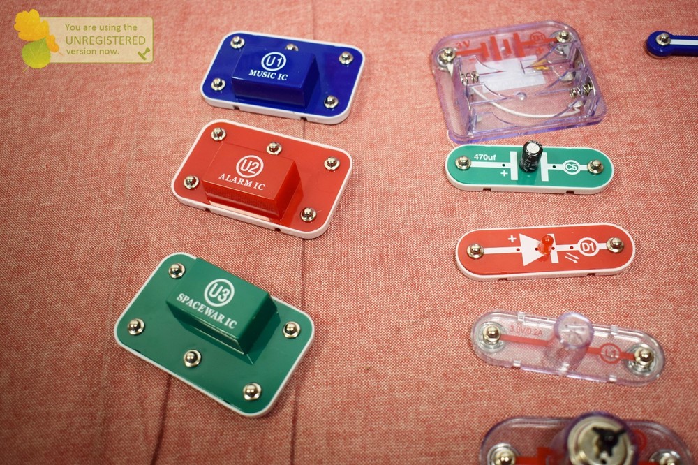 Snap Circuits Skill Builder Explorer Science Kit (Incomplete)