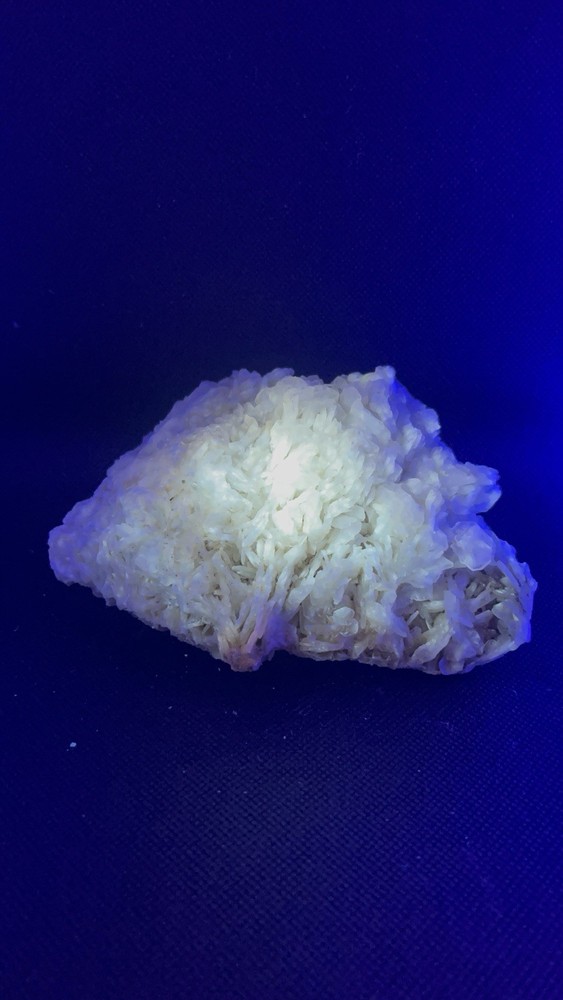 Large Baryte - Fluorescent & Phosphorescent