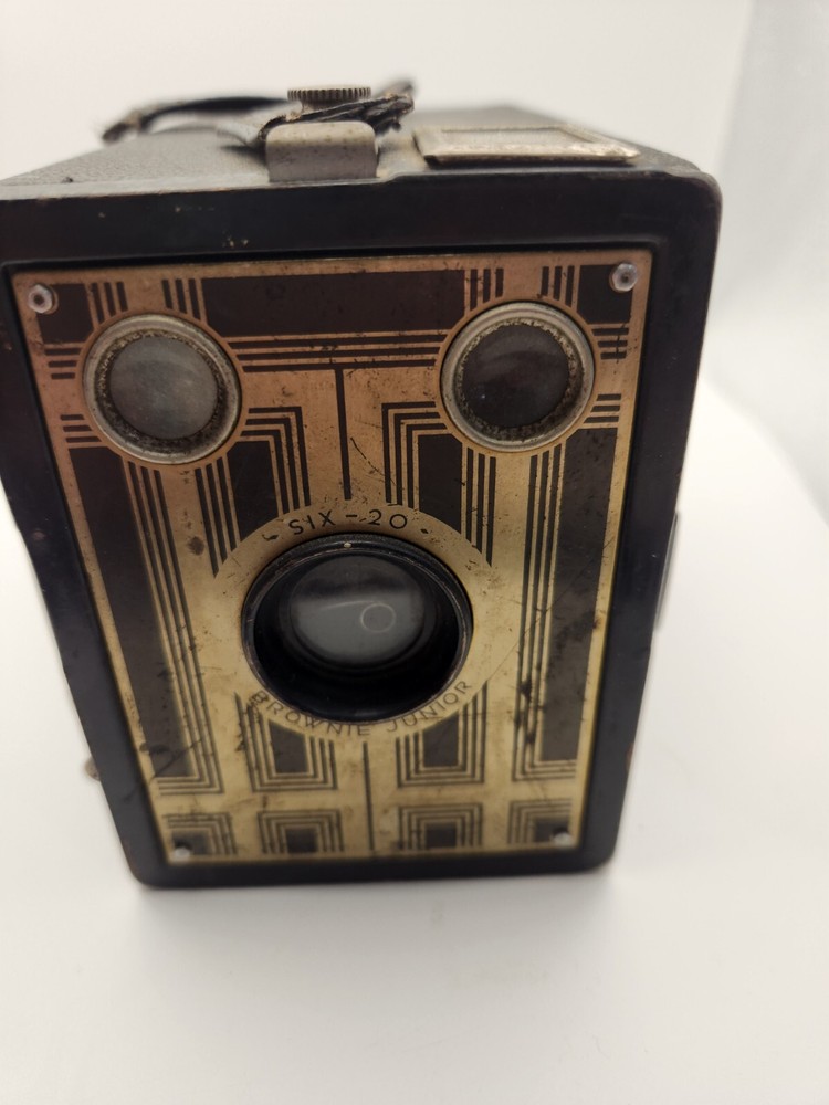 Vintage Kodak Six-20 Brownie Junior Box Camera