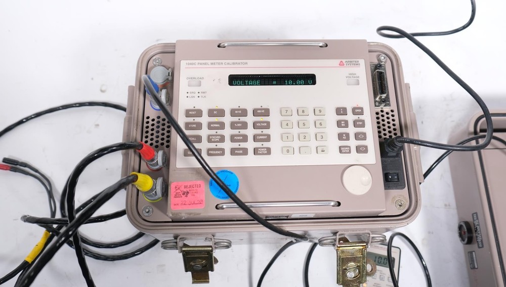 Arbiter Systems 1040C Panel Meter Calibrator with Hand Held / Cables