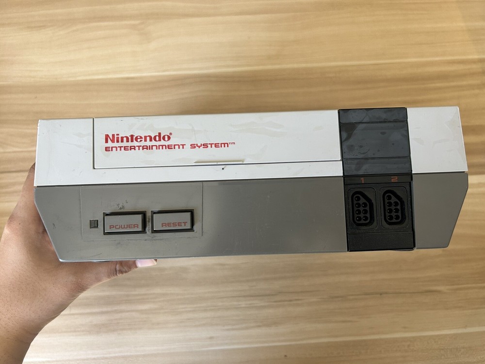 original Nintendo nes system console 2 controllers FREE SHIPPING